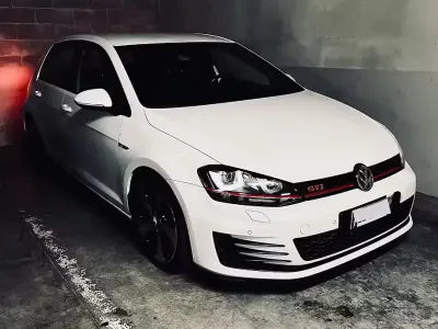 Usata VW Golf VII GTI 230 CV (169 kW) 2015 Berlina