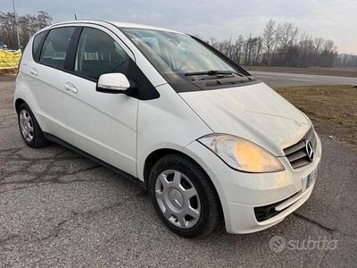 Gebraucht Mercedes A160 Elegance 82 PS (60 kW) 2011 Weiß Limousine