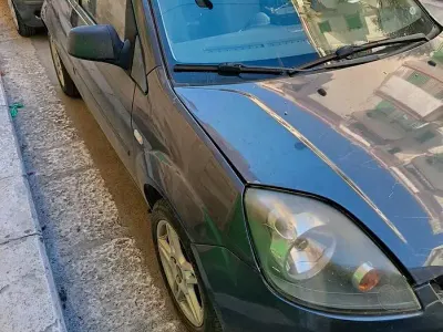 Usata Ford Fiesta 68 CV (50 kW) 2008 Blu Utilitaria