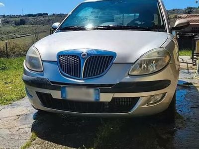 Begagnad Lancia Ypsilon 69 HK (50 kW) 2004 Halvkombi