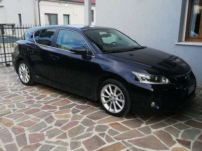 Lexus CT200h