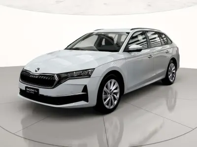 Usata Skoda Octavia Executive 116 CV (85 kW) 2025 Bianco luna metallizzato Station wagon