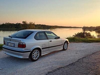 Usata BMW 318 90 CV (66 kW) 1999 Grigio Coupé