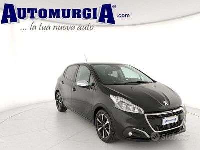 Usata Peugeot 208 Signature Sky 102 CV (75 kW) 2019 Nero Utilitaria