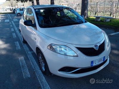 usata Lancia Ypsilon 1.2 8v Gold s/CL ecochic Gpl 69cv