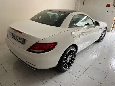 Usata Mercedes SLC250 204 CV (150 kW) 2017 Bianco Cabrio