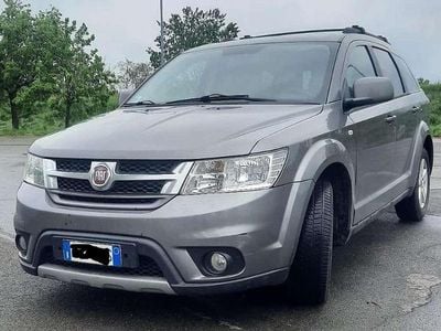 Usata Fiat Freemont Lounge 140 CV (102 kW) 2011 Grigio SUV