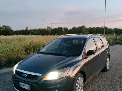 Begagnad Ford Focus 90 HK (66 kW) 2008 Kombi