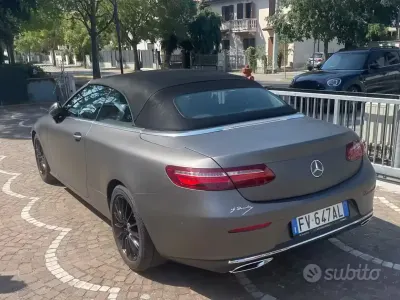 Usata Mercedes E220 Premium 194 CV (142 kW) 2019 Grigio Cabrio