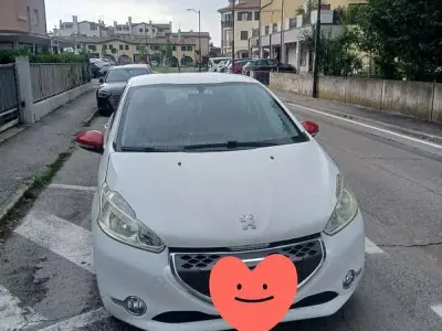 Usata Peugeot 208 Active 68 CV (50 kW) 2012 Utilitaria