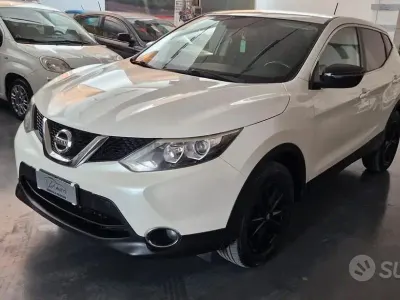 Usata Nissan Qashqai Acenta 110 CV (80 kW) 2016 Bianco SUV