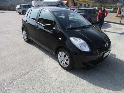 Usata Toyota Yaris Sol 69 CV (50 kW) 2007 Nero Utilitaria