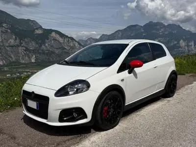 Usata Abarth Grande Punto 155 CV (114 kW) 2008 Utilitaria