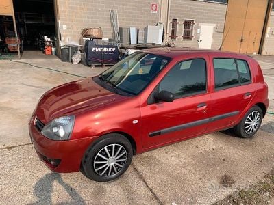 Usata Renault Clio II 58 CV (42 kW) 2008 Rosso Berlina