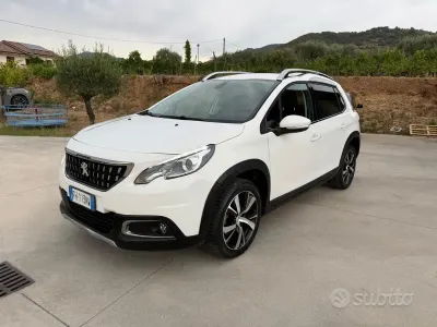 Usata Peugeot 2008 99 CV (72 kW) 2017 Bianco SUV