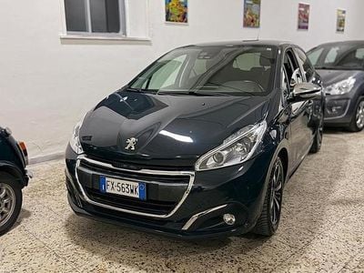 Usata Peugeot 208 101 CV (74 kW) 2019 Blu Utilitaria