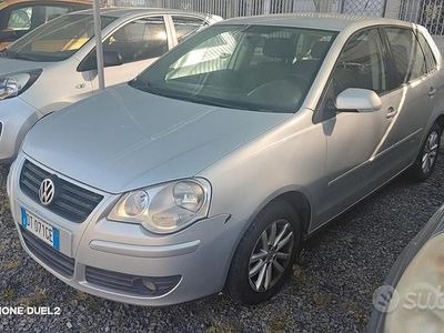 Begagnad VW Polo 64 HK (47 kW) 2009 Grå Halvkombi