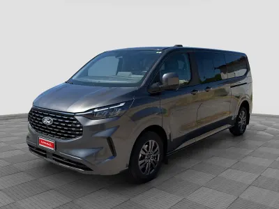 Usata Ford Tourneo Custom 170 CV (125 kW) 2025 Magnetic Furgone