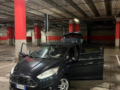 Usata Ford Fiesta 75 CV (55 kW) 2014 Blu Utilitaria