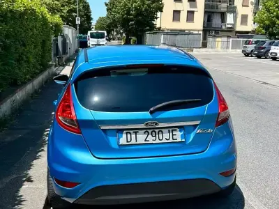 Usata Ford Fiesta 82 CV (60 kW) 2009 Blu Berlina