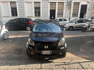 Begagnad Smart ForFour 90 HK (66 kW) 2019 Svart Halvkombi