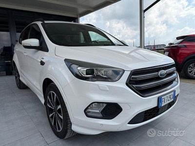 Usata Ford Kuga ST-Line 120 CV (88 kW) 2017 Bianco SUV