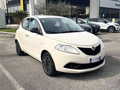 Usata Lancia Ypsilon Gold 69 CV (50 kW) 2018 Beige Utilitaria