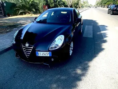Usata Alfa Romeo Giulietta Distinctive 105 CV (77 kW) 2013 Nero Utilitaria