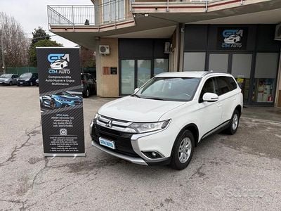 Usata Mitsubishi Outlander Intense 150 CV (110 kW) 2017 Bianco SUV