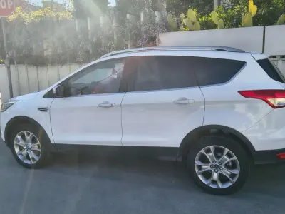 Usado Ford Kuga Titanium 150 CV (110 kW) 2016 Blanco SUV