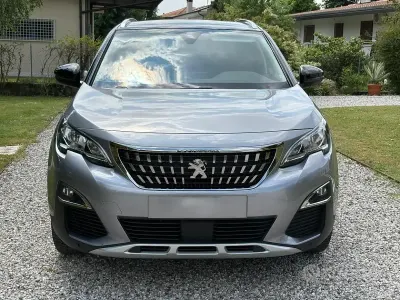 Usata Peugeot 3008 Business-Line 120 CV (88 kW) 2017 Grigio SUV
