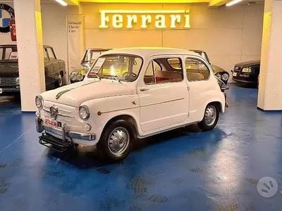 Occasion Fiat 850 54 ch (39 kW) 1960 Blanc Citadine