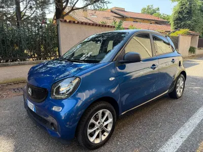 Usata Smart ForFour Superpassion 71 CV (52 kW) 2020 Blu/azzurro Utilitaria