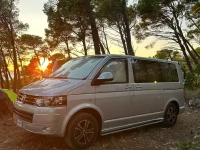 Usata VW Caravelle 140 CV (102 kW) 2011 Grigio Furgone