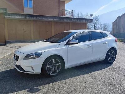 Usata Volvo V40 150 CV (110 kW) 2016 Bianco Berlina