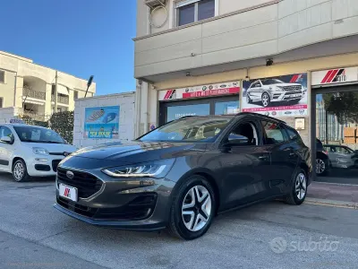 Usata Ford Focus Active 120 CV (88 kW) 2022 Grigio Station wagon