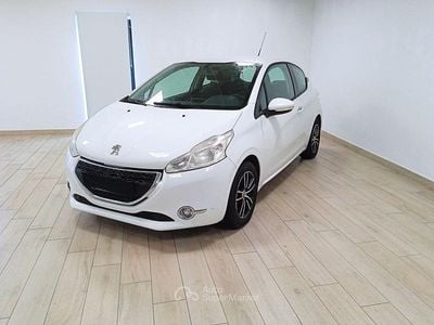 Usata Peugeot 208 Allure 82 CV (60 kW) 2013 Bianco Utilitaria