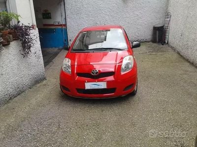 Usata Toyota Yaris 2009 Rosso Utilitaria