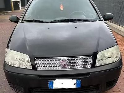 Usado Fiat Punto Classica 60 CV (44 kW) 2010 Negro Utilitario