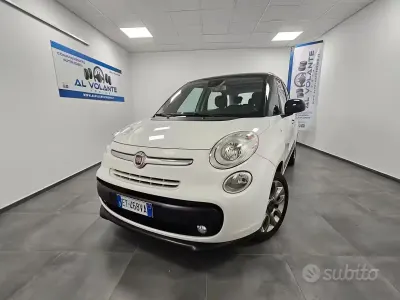 Begagnad Fiat 500L Lounge 120 HK (88 kW) 2014 Vit Minibuss