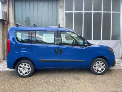Usata Fiat Doblò 77 CV (56 kW) 2019 Blu/azzurro Monovolume