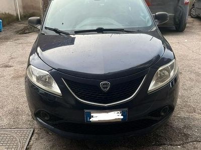 Usata Lancia Ypsilon 69 CV (50 kW) 2017 Blu Utilitaria