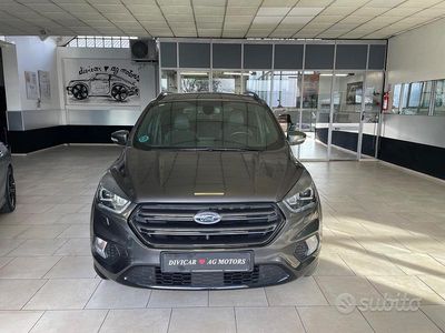 Usata Ford Kuga ST-Line 150 CV (110 kW) 2018 Grigio SUV