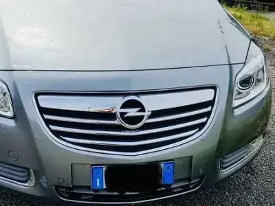 Usata Opel Insignia 160 CV (117 kW) 2012 Grigio Station wagon