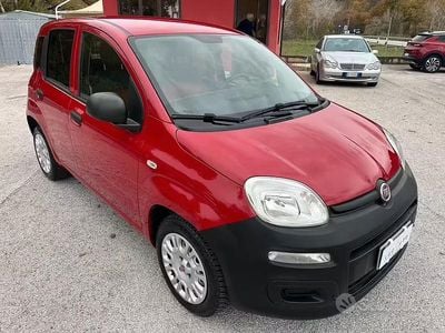 Usata Fiat Panda Pop 75 CV (55 kW) 2015 Rosso Utilitaria