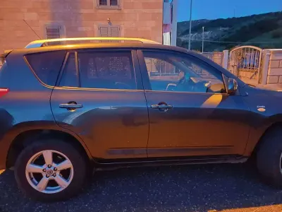 Usata Toyota RAV4 136 CV (100 kW) 2009 Nero SUV