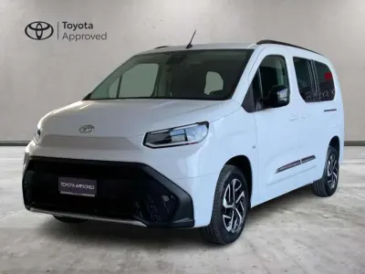 Usata Toyota Proace City City 131 CV (96 kW) 2024 Bianco Monovolume