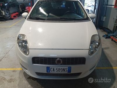 Usata Fiat Punto 77 CV (56 kW) 2001 Bianco Utilitaria