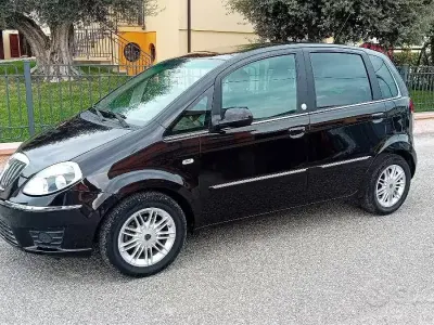 Usata Lancia Musa 77 CV (56 kW) 2012 Nero Monovolume
