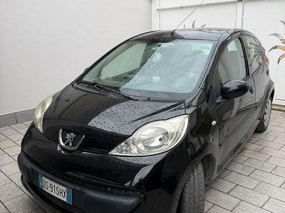 Usata Peugeot 107 54 CV (39 kW) 2008 Nero Utilitaria